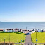 Loveliest Homes Paignton - Sea Front Location With Parking