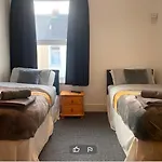 Oyo Tudor Lodge - Redcar Beach