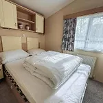 Lovely 8 Berth Caravan At Southview Holiday Park Near Skegness Beach Ref 33031Cl