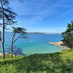5 Seaview Private Parking
