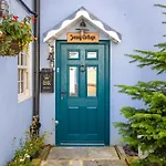 Jersey Cottage - Charming Coastal Getaway