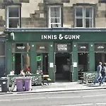 One Bedroom Flat In Central Edinburgh Old Town , Heart Of Edinburgh Flat Sleeps 6