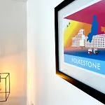 East Cliff Folkestone Guest Suite With Own Entrance
