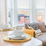 Central & Cozy 3 Bedroom Flat