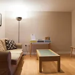 Bright & Stylish West End Apartment