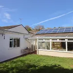 8 Chestnut Drive