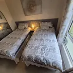 The Blue Lagoon 2 Bedroom Lodge With Hot Tub