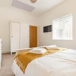 Crimond House - Stunning Coastal Home With Hot Tub