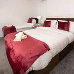 Central 3 Bedroom Flat W Parking