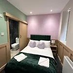 Full Private House Sleeping 26