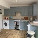 Charming Cottage Near Beach & Town Sidmouth