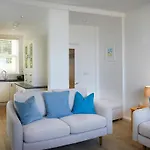 New! Modern, Luxury Beachfront Apartment-2 Bedrooms Sleeps 4