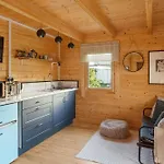 17Th Century Cottage & Scandi Cabin Drive Parking