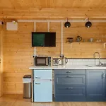 17Th Century Cottage & Scandi Cabin Drive Parking
