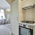 Host & Stay - 3 Metropole Towers