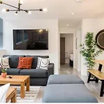 The Coach House By Elite