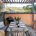 Four Seas Cottage