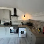 Stylish And Cozy Apartment!