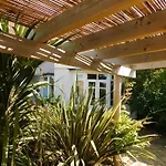 1 Queens Cottage