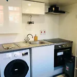 4 Sleeps Studio Boscombe Beach