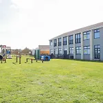 98 Waterside Park