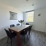 Royal Mile Neighbour 2-Bed Old Town Apartment