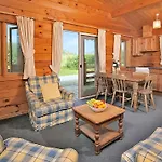 Bron Eifion Lodges