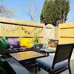 Hydeaway Beautiful 3 Bedroom House In A Great Location
