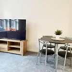 Spacious Luxurious Serviced Accommodation 6