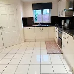 Spacious Luxurious Serviced Accommodation 6