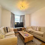 The Palms At No10 - Spacious And Family Friendly