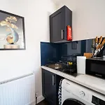 Open Mind Property - Cozy Flat With 2 Double Beds