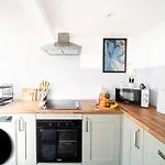 Open Mind Property - Hottub, 2 Guests & 1 Bed
