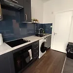 Open Mind Property - Apartment With 2 Double Beds