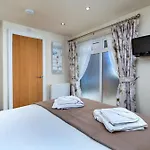 Finest Retreats - The Boat House