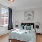 New For 2025 - Luxury 3-Bed Apartment In Cromer