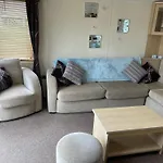 Bay Escapes, Pet Friendly Caravan On Hoburne