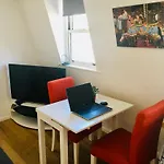 Self Contained One Bedroom Flat In The Heart Of Brighton, Close To The Beach