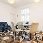 Stunning Victorian Pub Conversion Apartment