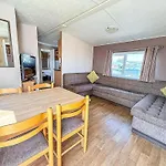 10 Berth Caravan For Hire At Seawick Holiday Park In Essex Ref 27102Sw