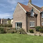 Caramel Cottage At The Bay Filey, Sleeps 6, 2 Dogs Welcome For Free Too
