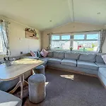 8 Berth Caravan For Hire At St Osyth Beach Ref 28047R