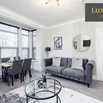 Charming & Modern 2Br - City Centre Nr The Beach & Famous Pier By Luxiety Stays Serviced Accommodation