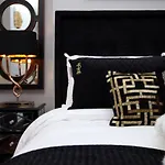 Cohost Partners Stylish Stay With King Bed And Luxury Tub