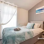 Last-Minute Specials L Premium Offers L 4Bdr House By Finesse Stays Short Lets & Serviced Accommodation Liverpool With Free Wifi
