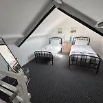 Swansea 3Br - Central Location