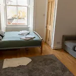 Comfy 1 Bedroom Flat In Edinburgh City Centre