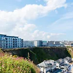 28 Cliff Edge In Newquay