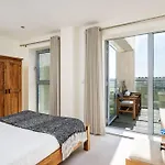 14 Azure In Fistral, Newquay