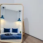Central Apartment- Stunning Sea Views- 100M To Beach- Brand New For 2025- Sleeps 6